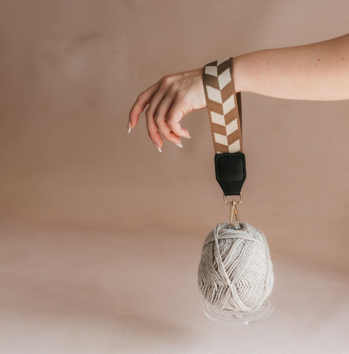Knits.fi Yarn Buddy - Acrylic Yarn Holder with Wrist Strap | Maruchi Fibres