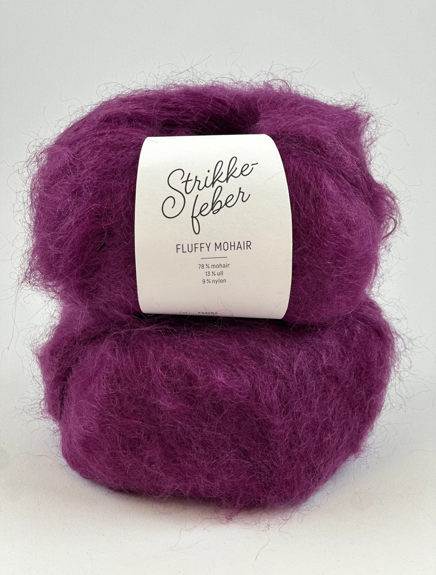 Fluffy Mohair Plum (252)