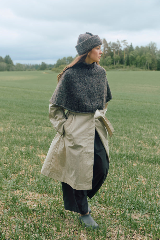 Heia Tweedcape knitted in Rauma Fivel and Alpakka Lin
