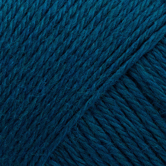 Filcolana Arwetta yarn in the color 202 – soft and durable merino blend, ideal for socks, sweaters, and various knitting projects.