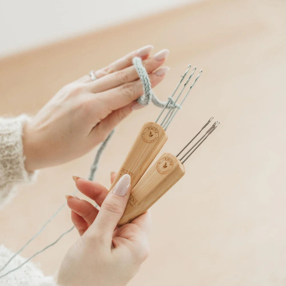 Knits.fi Icorder – I-Cord Tool with Wooden Handle | Fine 3 mm & Bulky 6 mm | Maruchi Fibres