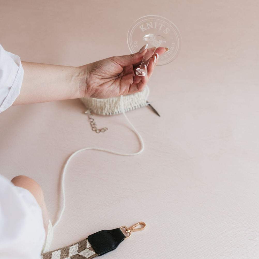 Knits.fi Yarn Buddy - Acrylic Yarn Holder with Wrist Strap | Maruchi Fibres