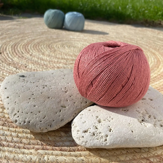 Casasol Bambu M Gammelrosa 100% Organic Bamboo Yarn, Fingering Weight | Maruchi Fibres